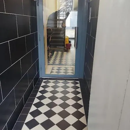 Facile D'acces Et Entretenu Par Femme De Menage Apartment